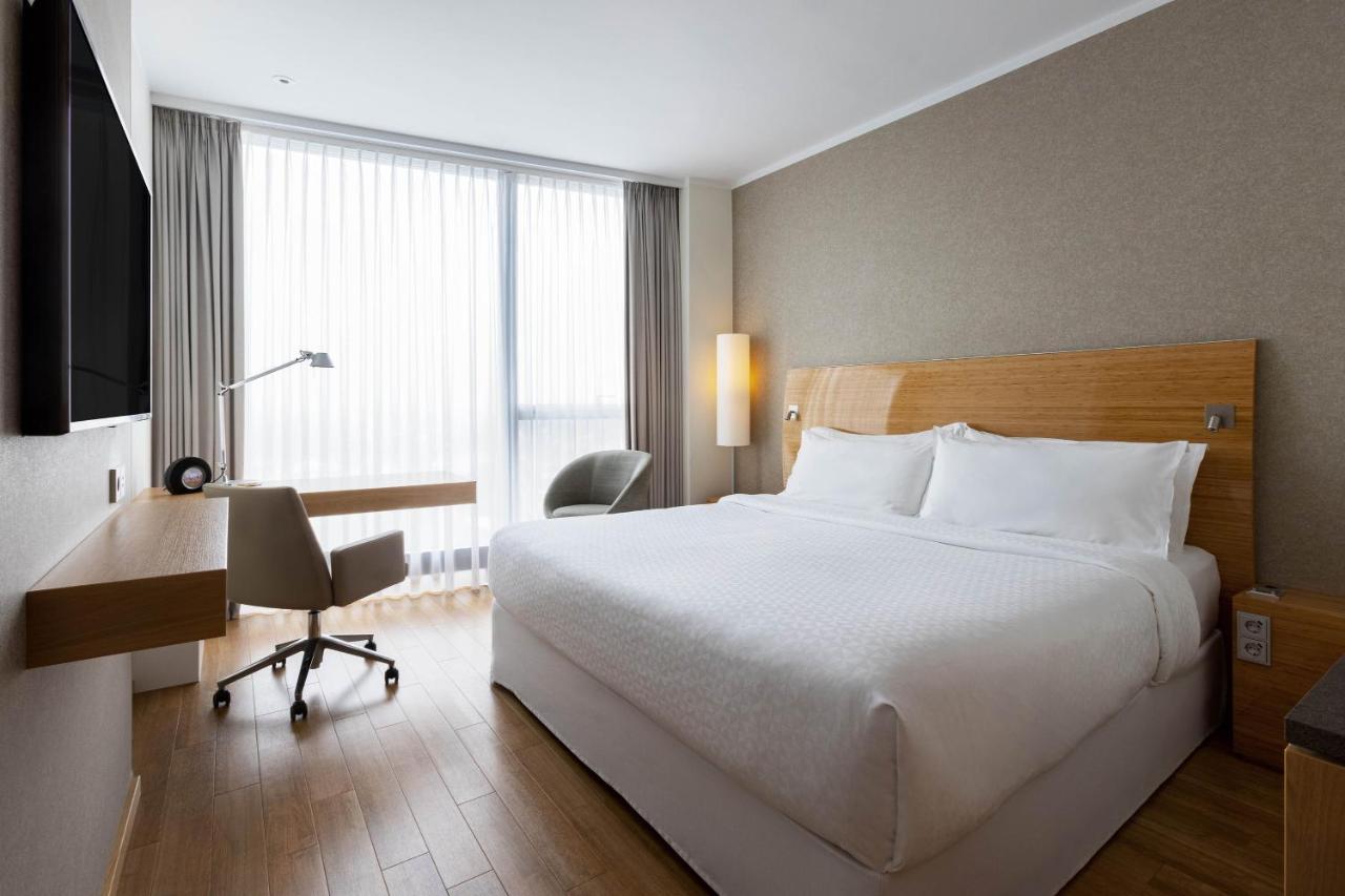 Four Points by Sheraton Panoramahaus Dornbirn Bagian luar foto