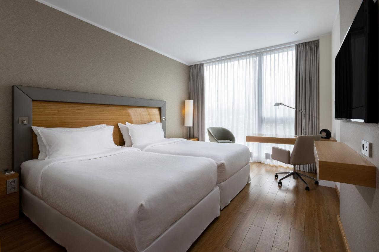 Four Points by Sheraton Panoramahaus Dornbirn Bagian luar foto