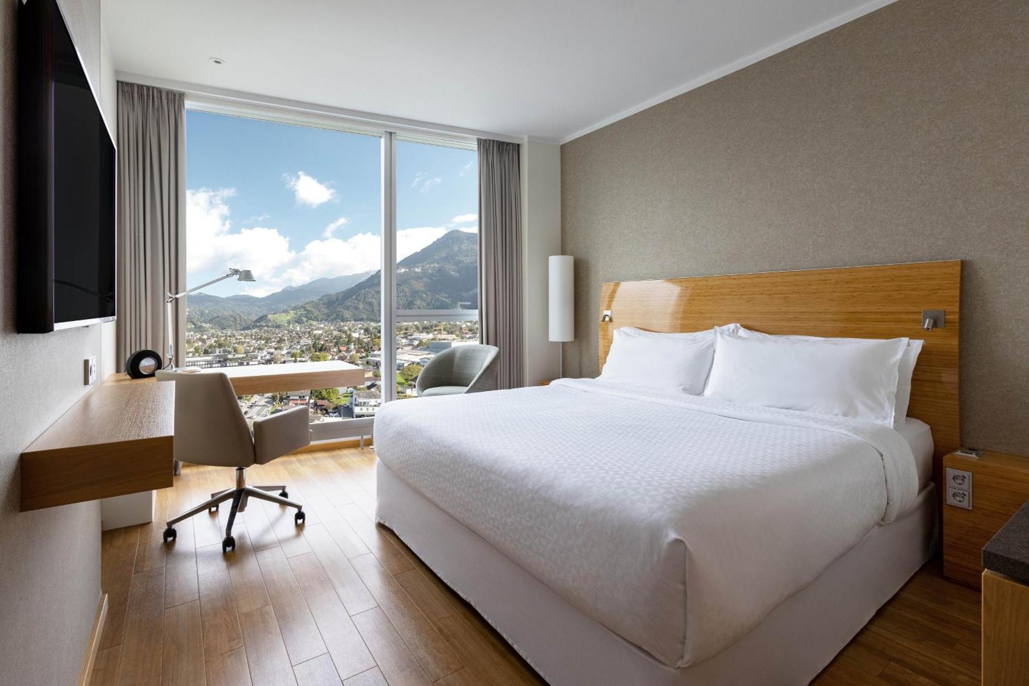 Four Points by Sheraton Panoramahaus Dornbirn Bagian luar foto